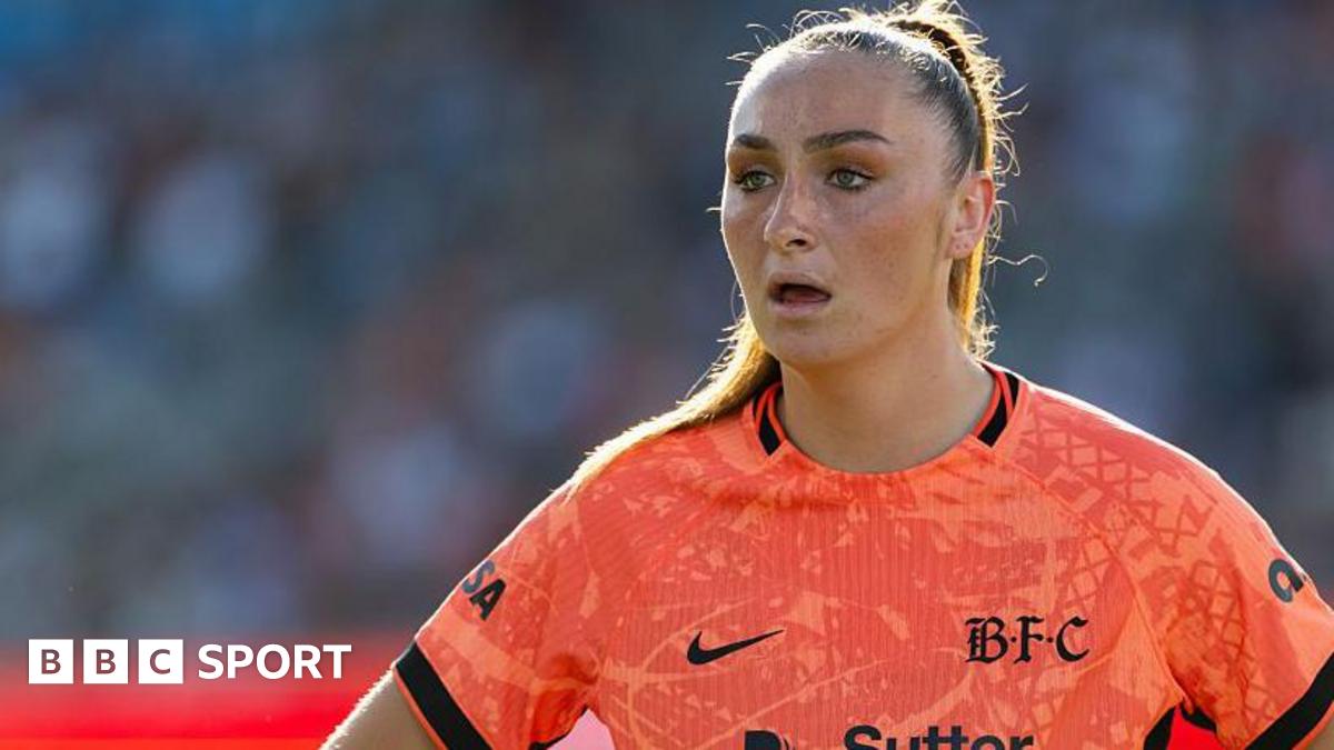 Keira Barry Recebe Sua Primeira Convocação para a Seleção Inglesa