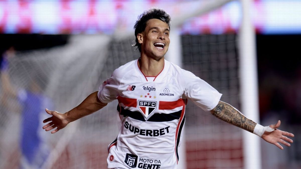 São Paulo goleia Cruzeiro com hat-trick de Ferreirinha