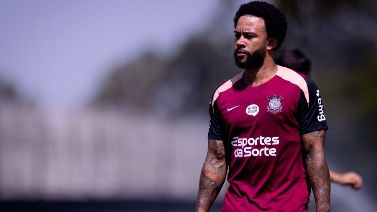 Memphis causa polêmica com postagem nas redes sociais