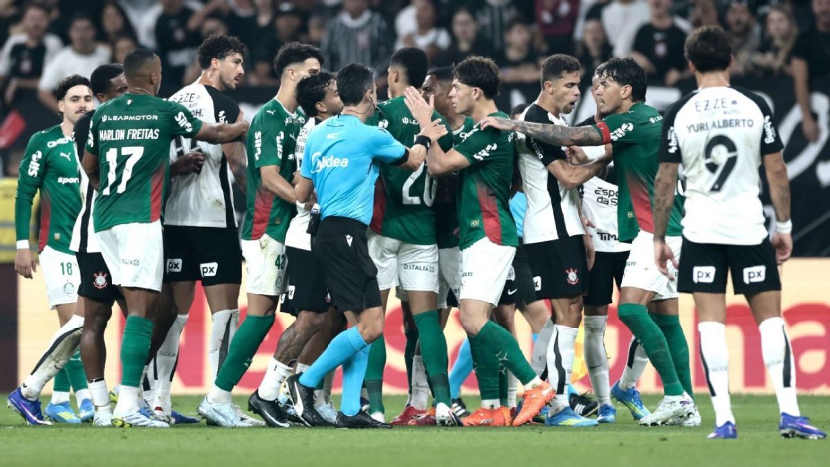 Corinthians e Palmeiras empatam em jogo recheado de polêmicas