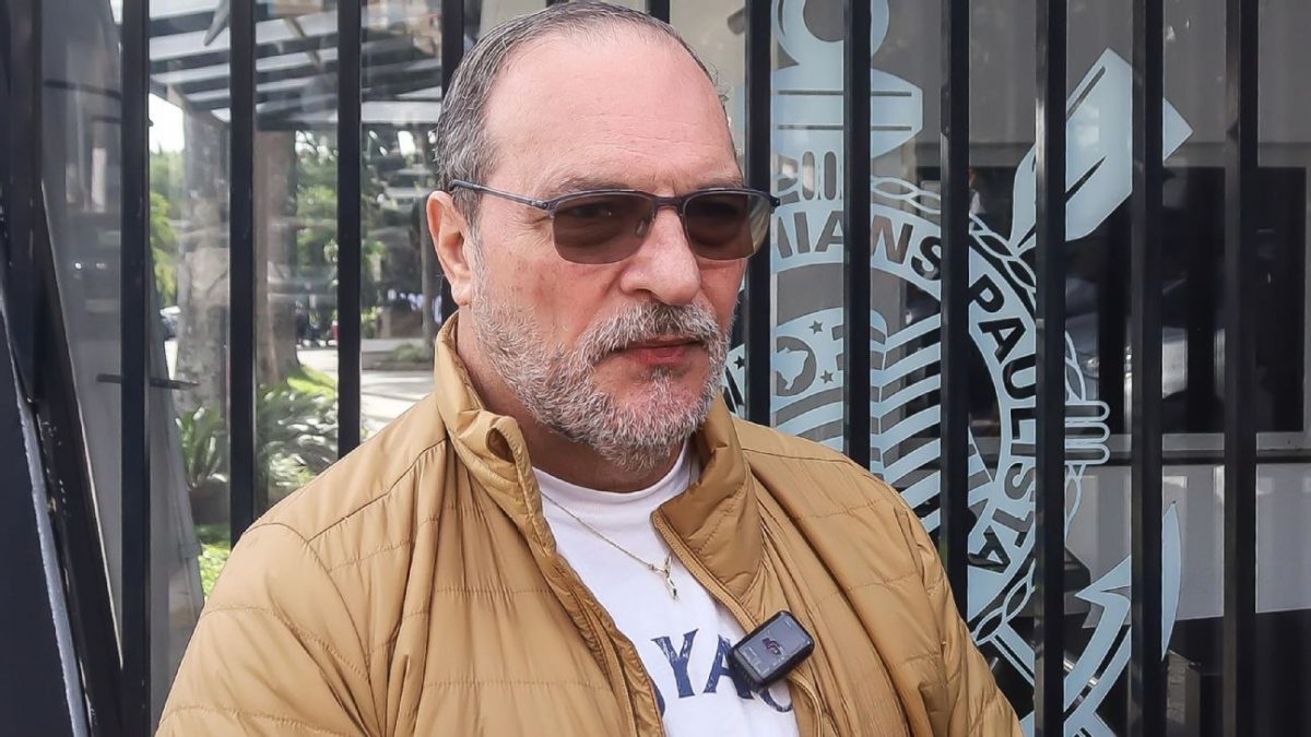 Romeu Tuma deixa presidência do Conselho do Corinthians