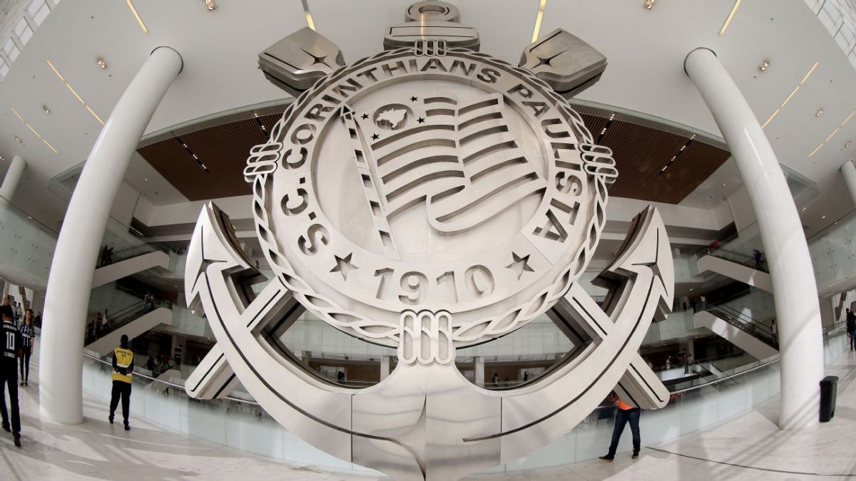 Corinthians vai à CBF e aciona 11 clubes por R$ 35 milhões em dívidas