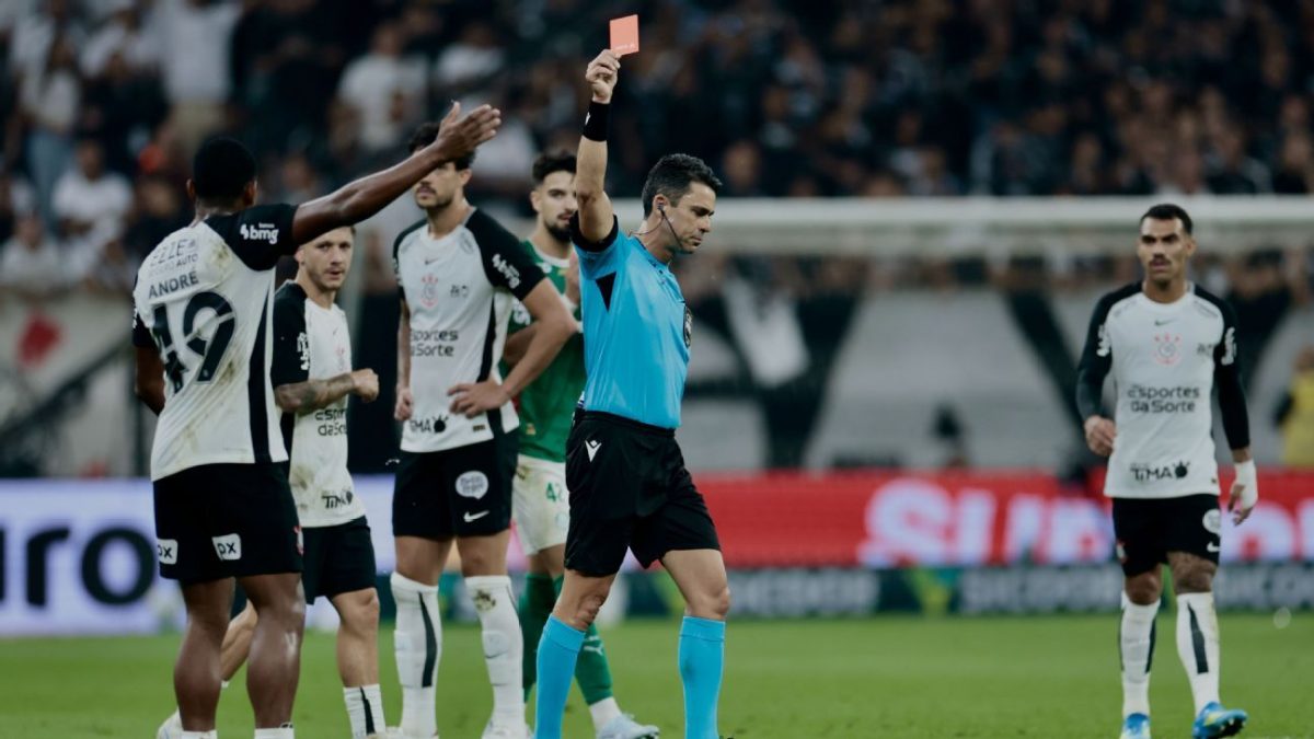 Dérbi Paulista: Procurador do STJD fala sobre denúncias e gesto obsceno de André