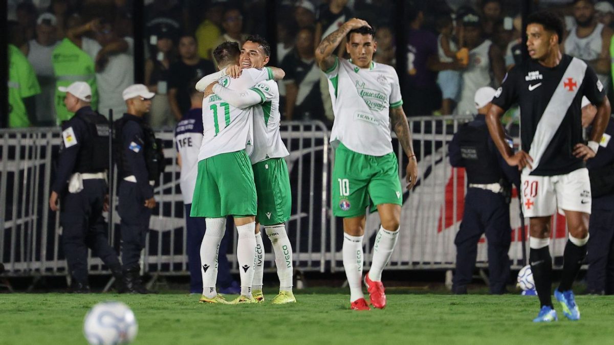 Vasco tem dois expulsos e leva virada do Audax Italiano