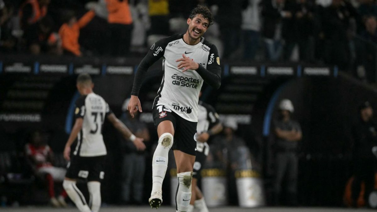 Corinthians dispara na Libertadores com vitória sobre o Santa Fe