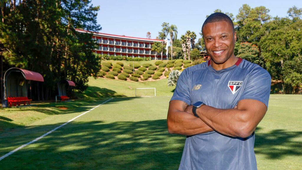 Júlio Baptista assume comando do sub-20 do São Paulo