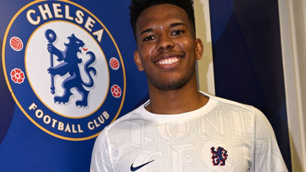 Chelsea empolga com Estêvão