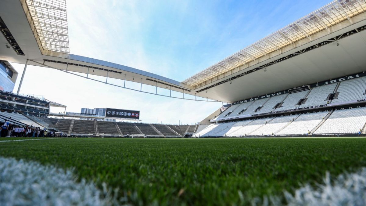 Corinthians e Internacional empatam em jogo emocionante no Brasileirão