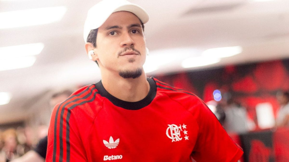 Pedro supera polêmica com Filipe Luís e brilha no Flamengo