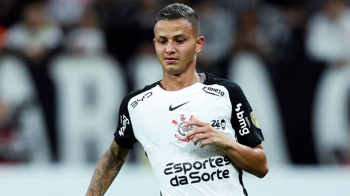 Kayke Sofre Lesão de Ligamento no Joelho