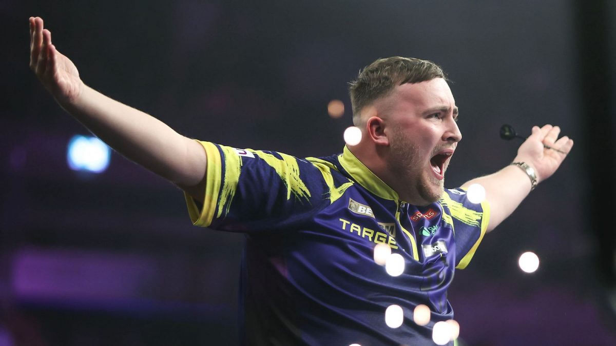 Luke Littler supera vaias em Liverpool e fala sobre o pior momento em Rotterdam