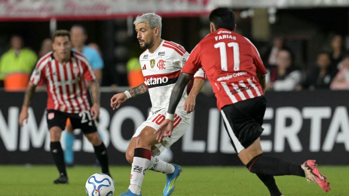 Copa do Mundo influencia cirurgia de Arrascaeta