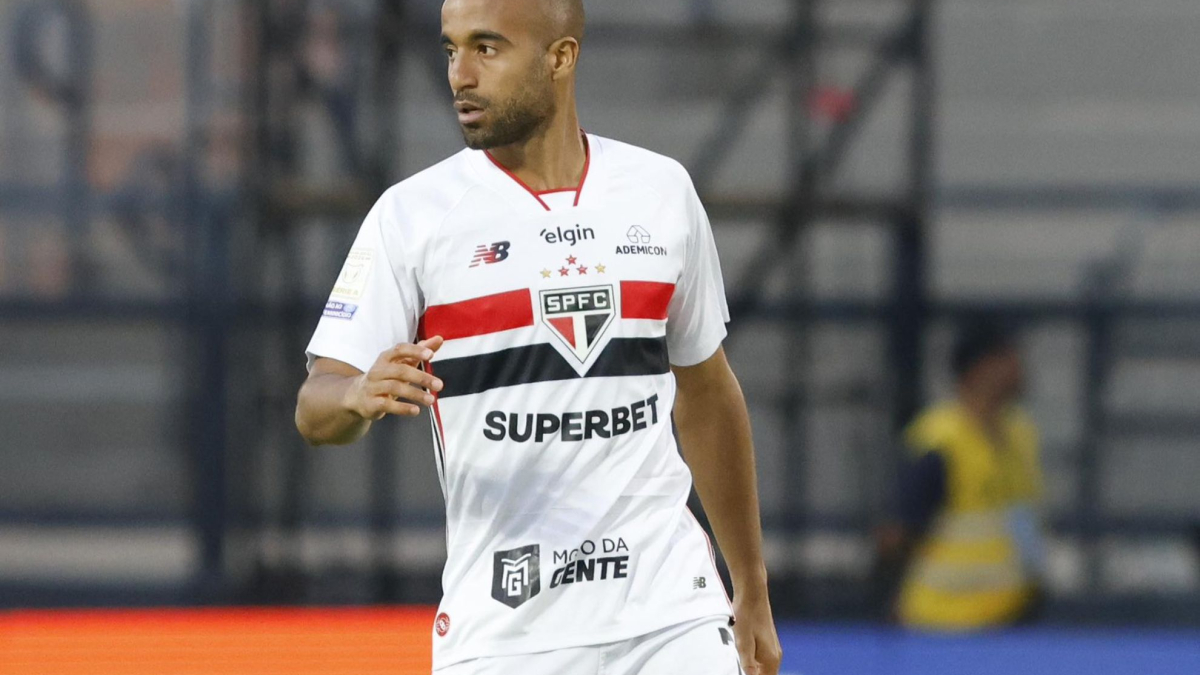 Lucas Moura sofre lesão grave