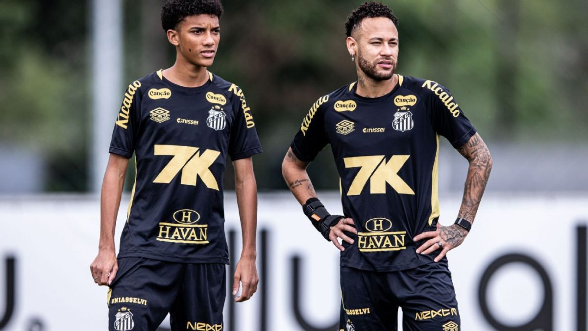 Paulo Cobos: Santos vai sair menor do que Neymar