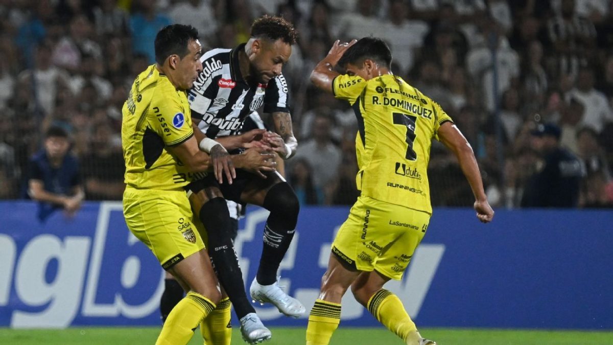 Santos sofre empate no fim e segue sem vencer na Sul-Americana