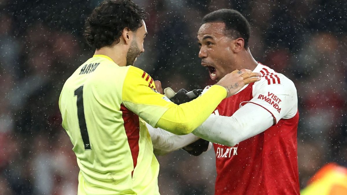 Rooney critica festa do Arsenal
