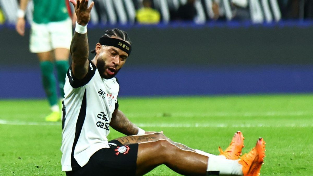 Memphis Depay segue como desfalque