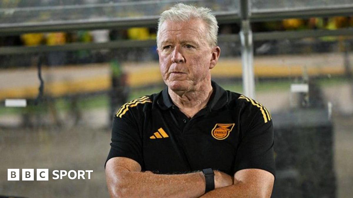 McClaren considera cargo de diretor técnico em Rotherham