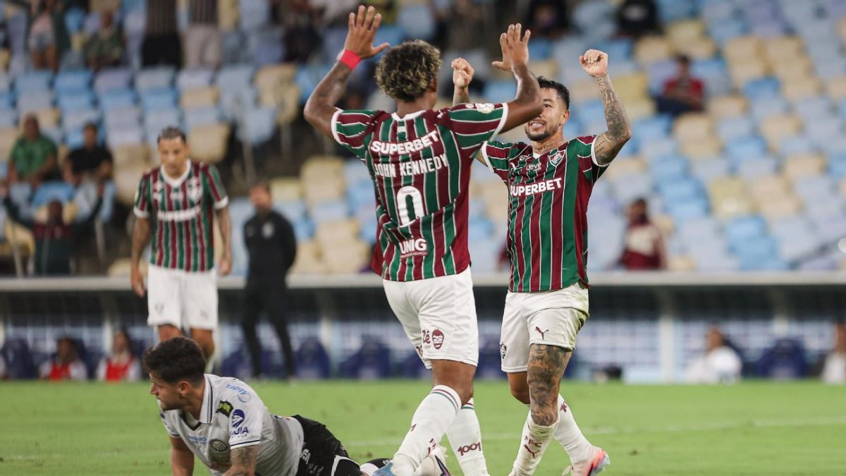 Fluminense vence e se classifica