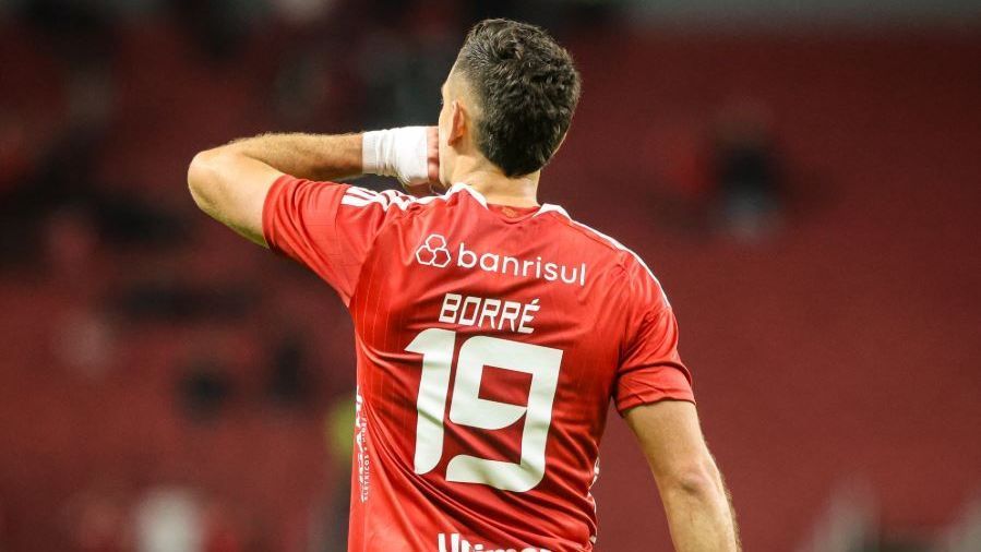 Internacional supera susto e avança