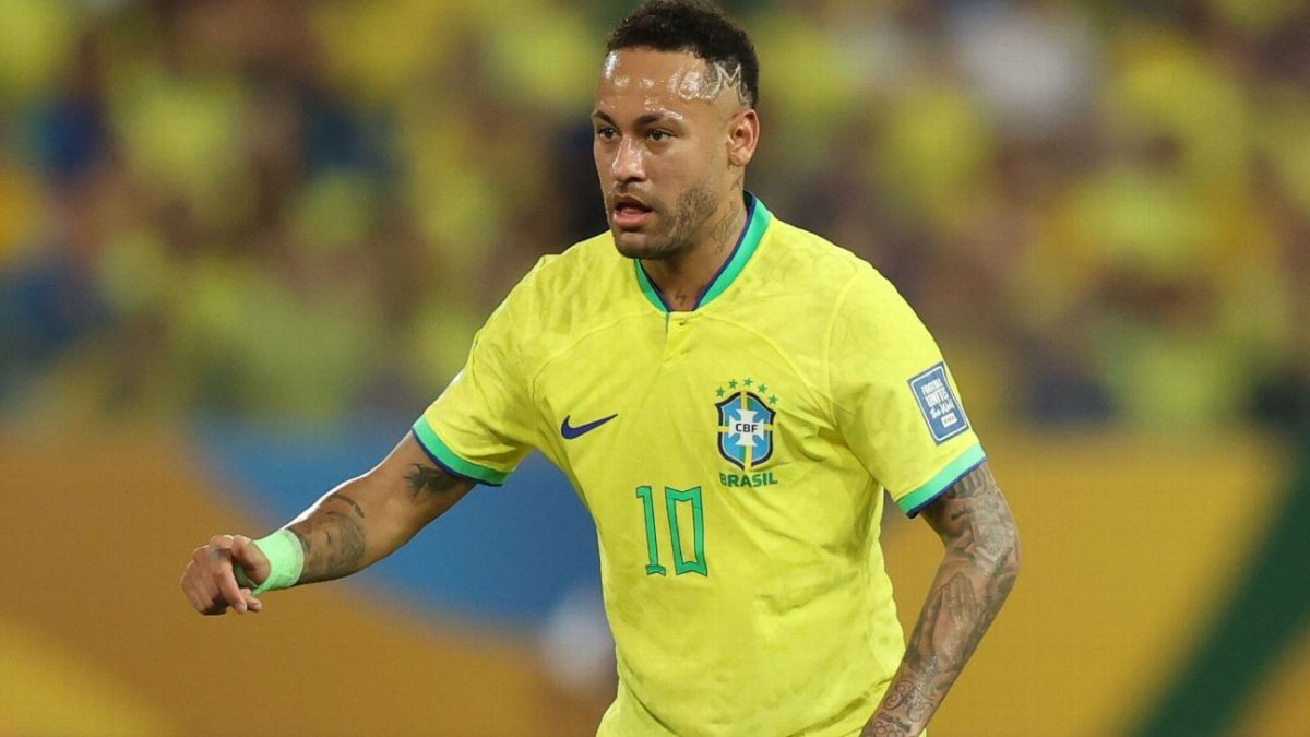 Neymar convence Ancelotti e busca feito de Pelé
