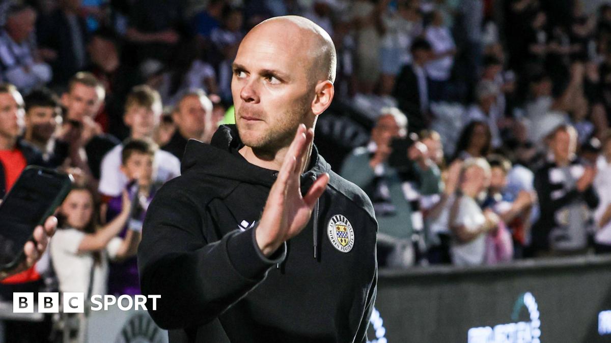 St Mirren Garante Permanência