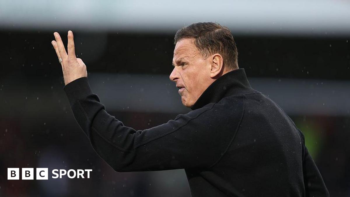 Leyton Orient: Crítica do Técnico