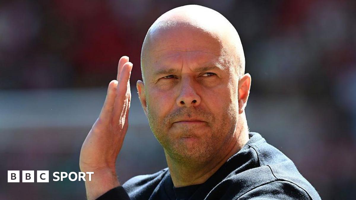 Liverpool busca novo treinador
