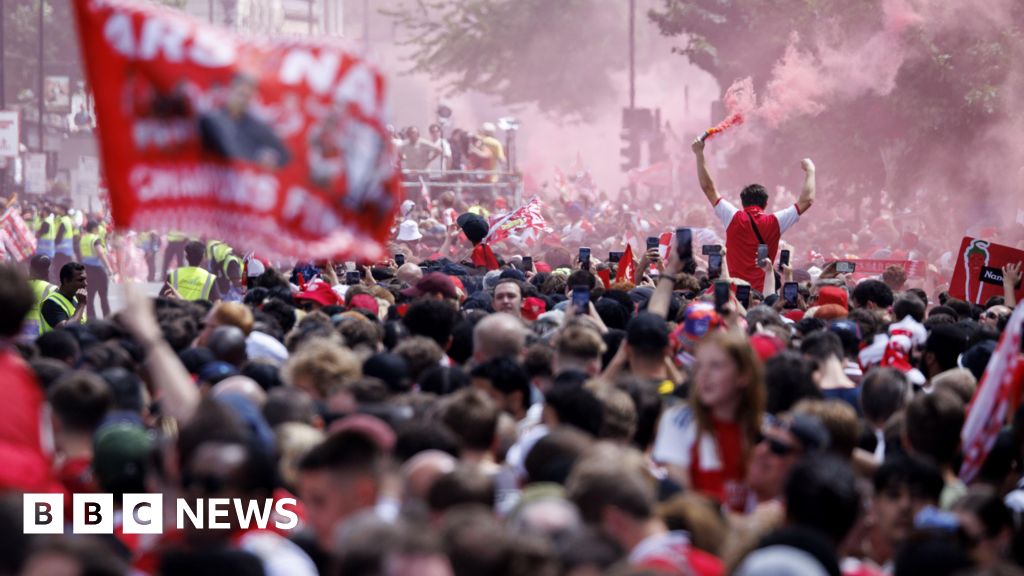 Seis pessoas esfaqueadas após desfile de vitória do Arsenal