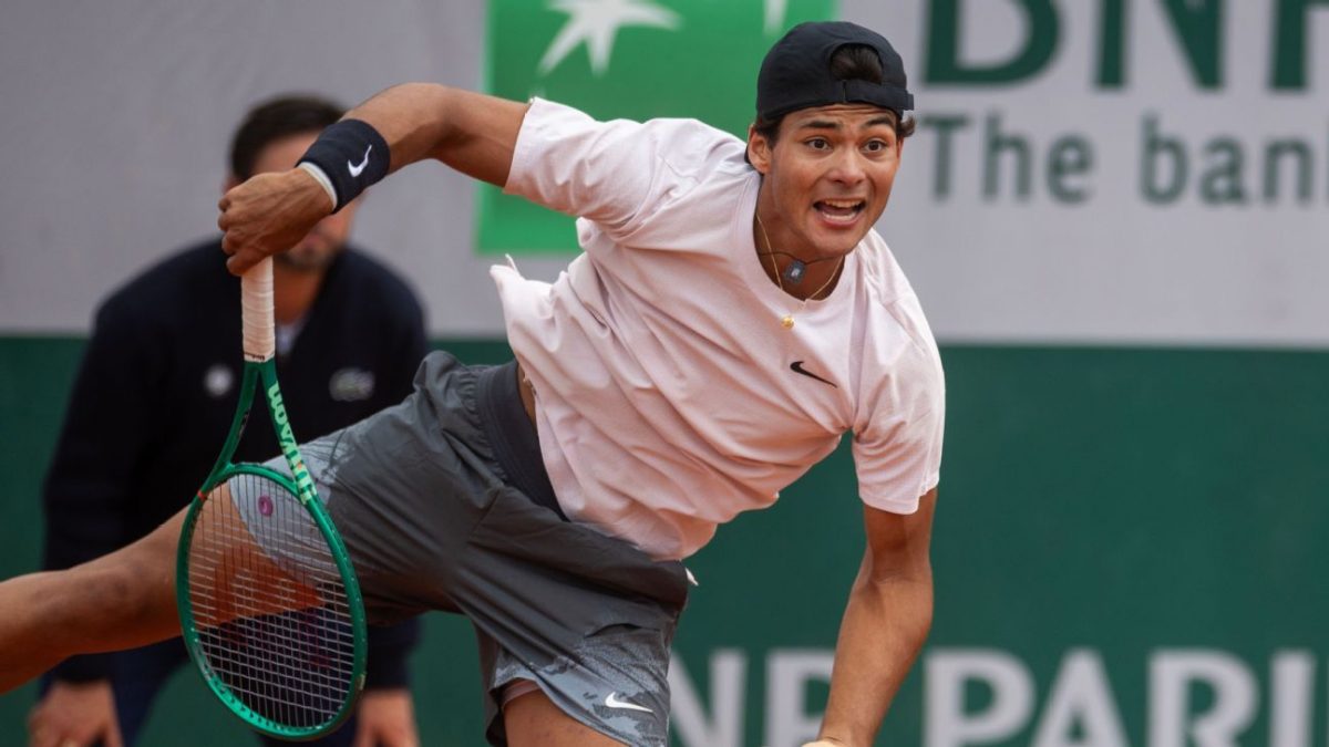 Guto Miguel Conquista Título em Torneio Juvenil