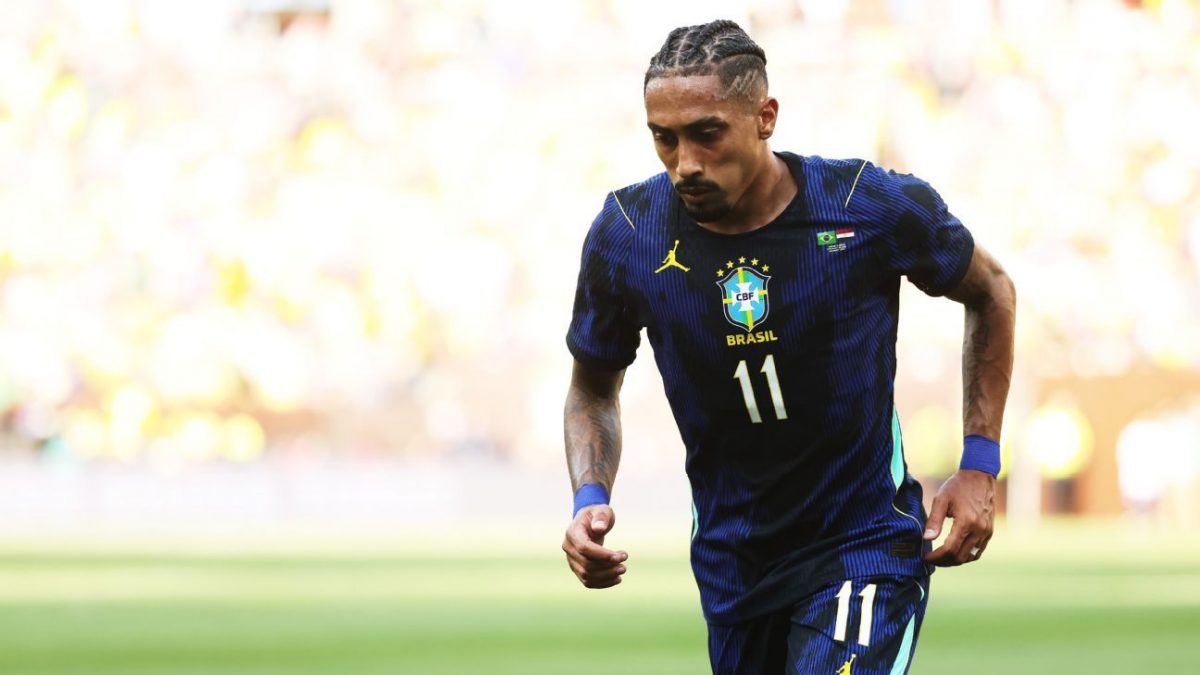 Raphinha não esconde tristeza por lesão de Wesley