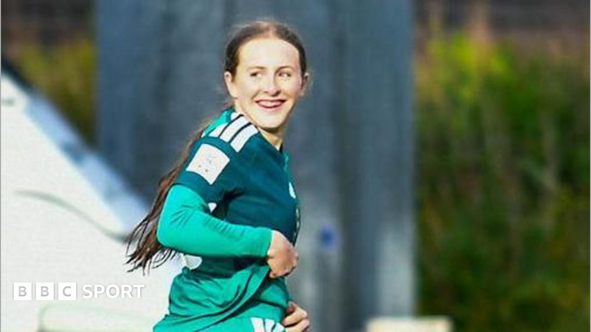 Gol de estreia emocionante para Emily Cassap