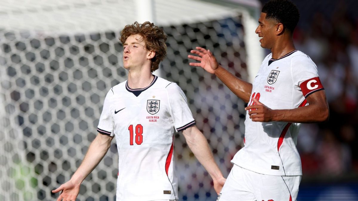 Inglaterra vence amistoso