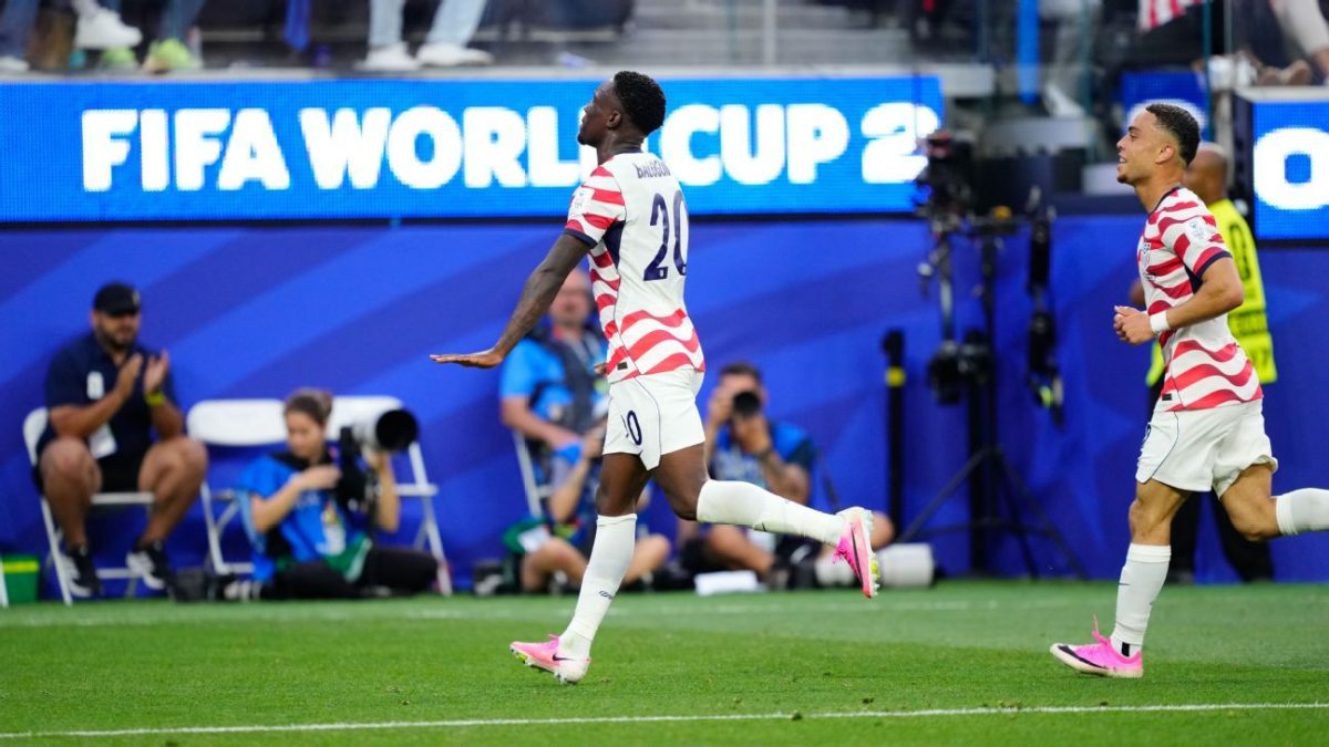 Estados Unidos goleiam o México na Copa do Mundo
