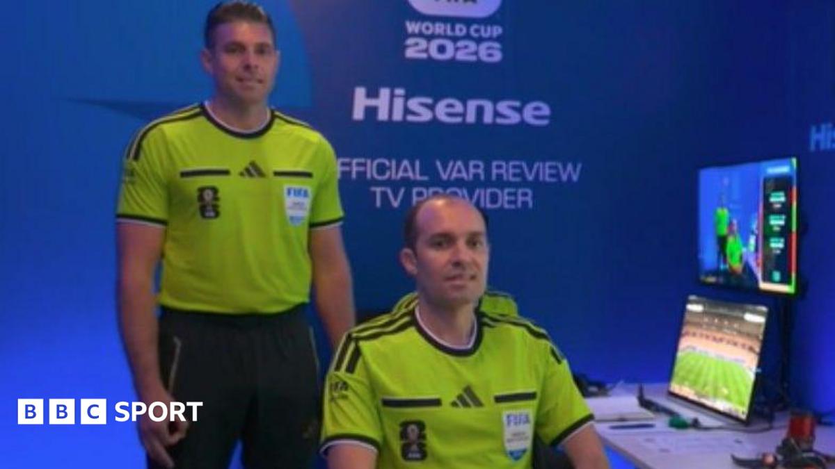 VAR Explica Gestos Durante o Jogo