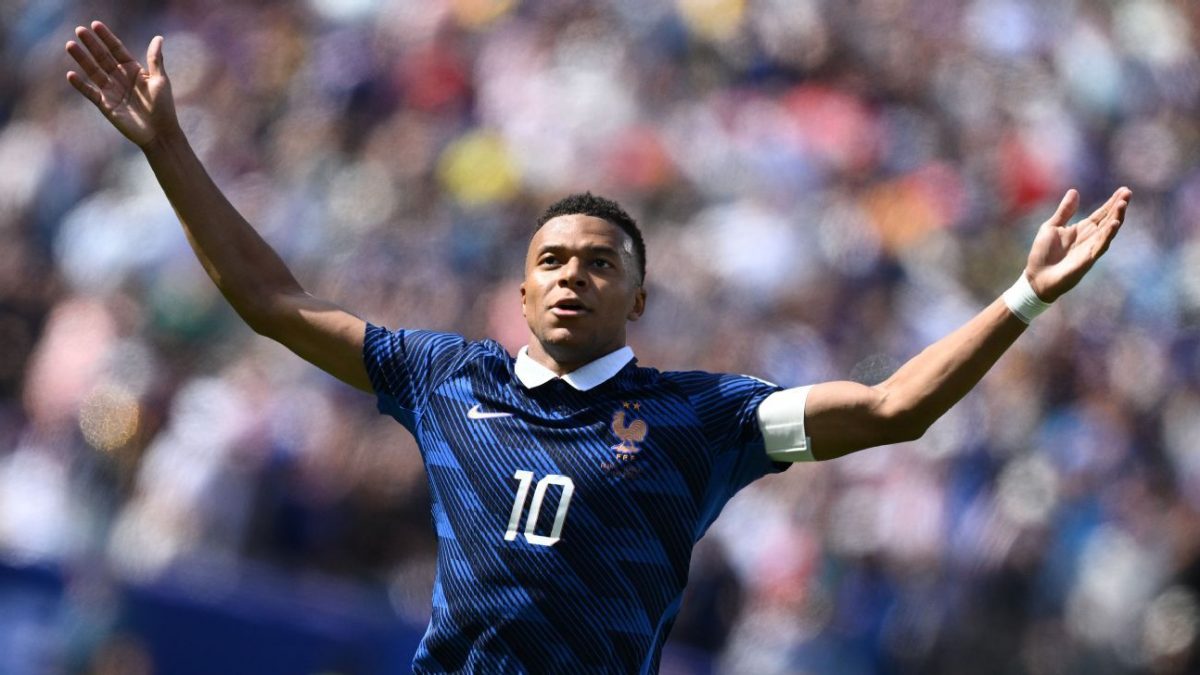 Mbappé deixa Pelé para trás e se aproxima de Ronaldo