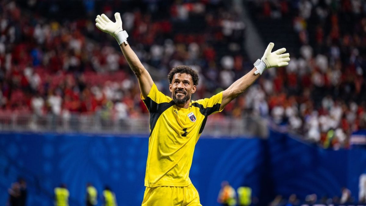 Mãe de Vozinha recebe visto para assistir Copa
