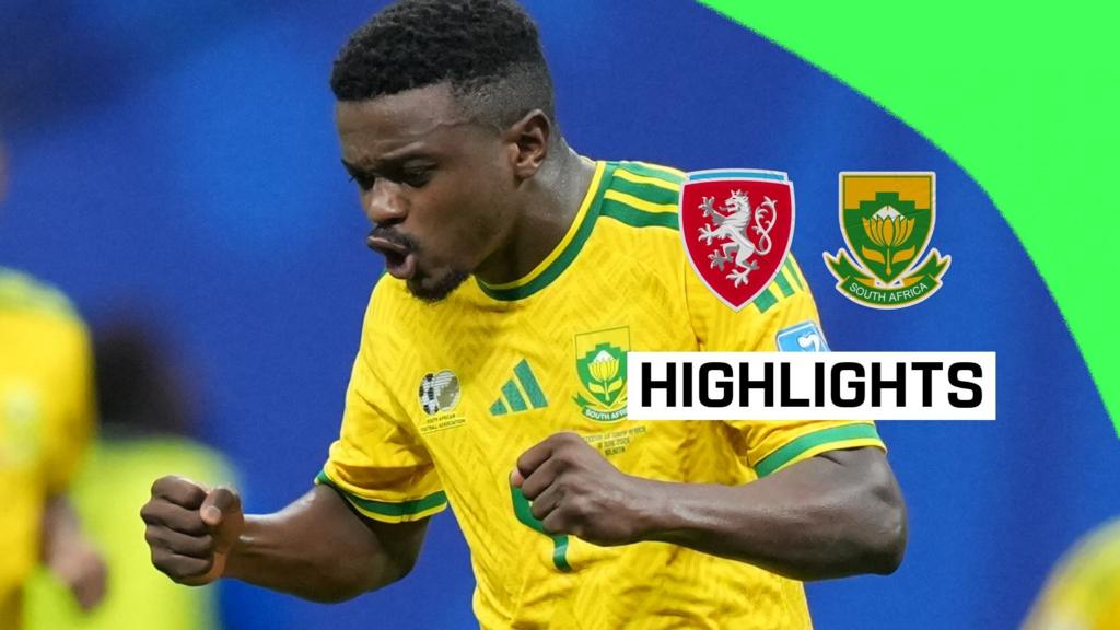 Teboho Mokoena marca gol de empate para a África do Sul