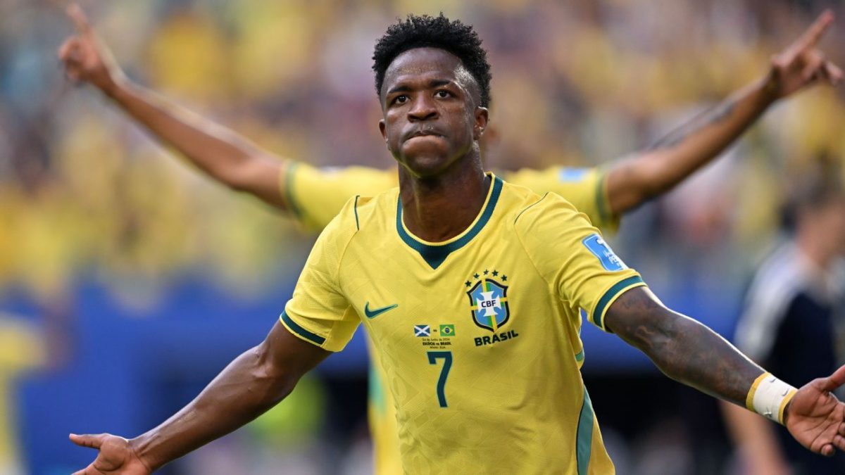 Vinicius Jr. supera marca de Romário e Ronaldinho