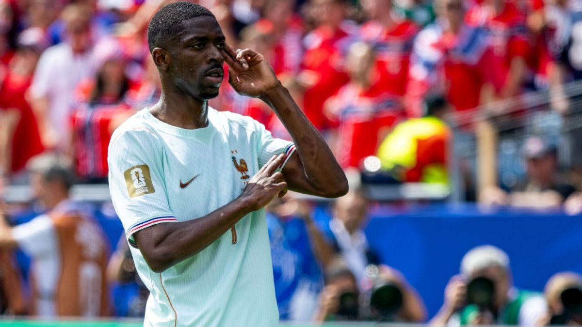 Dembélé Faz Hat-trick
