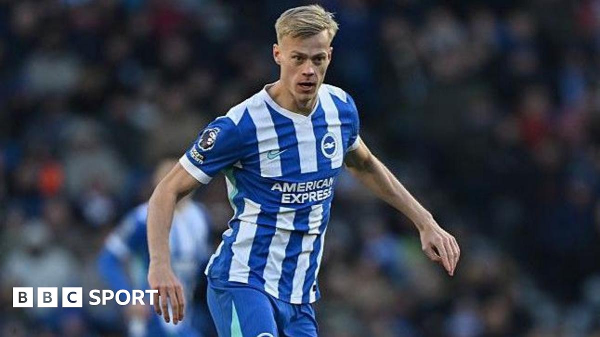 Brighton Rejeita Oferta do Tottenham por Jan Paul van Hecke