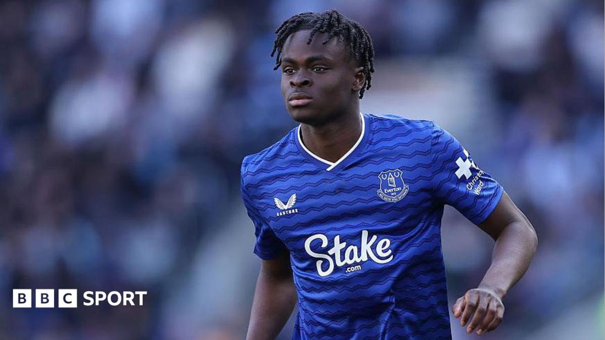 Everton acerta contratação de Tyrique George