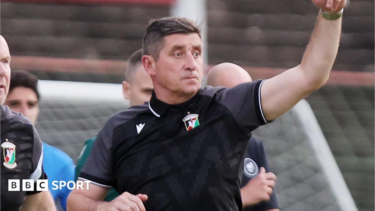 Glentoran Perde para o RFS mas Mantém a Esperança
