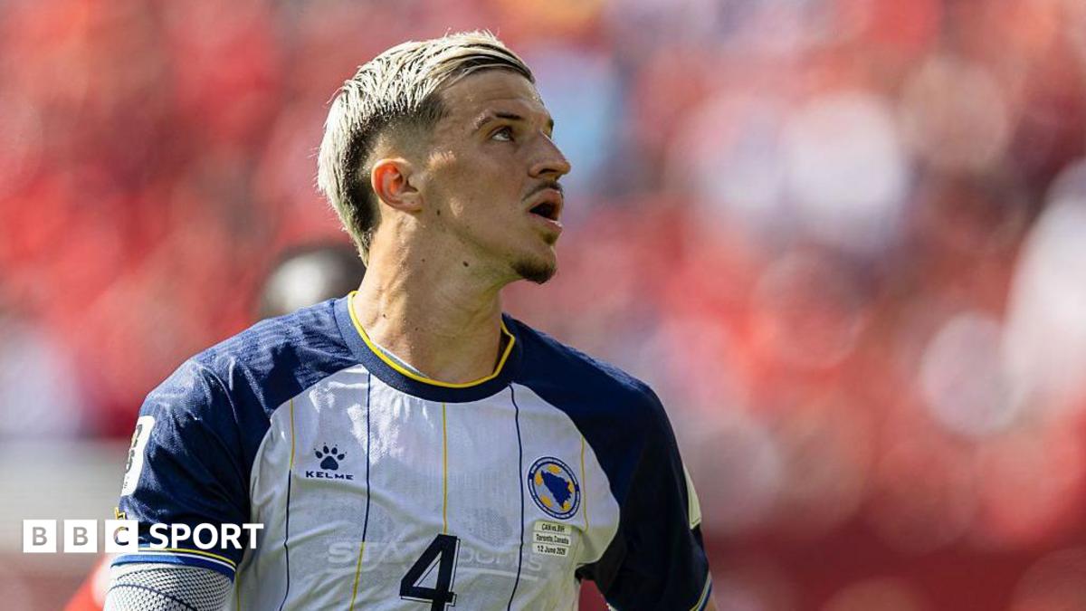 Leeds Reforça Defesa
