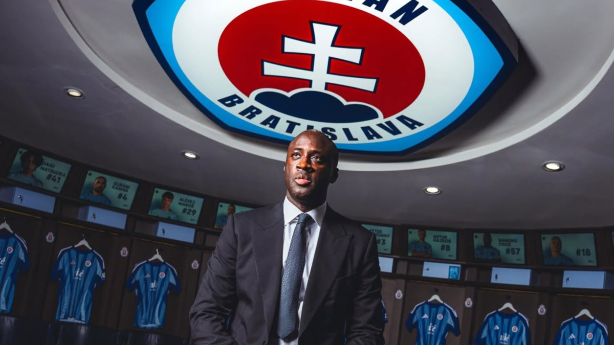 Yaya Touré estreia como treinador na Champions League