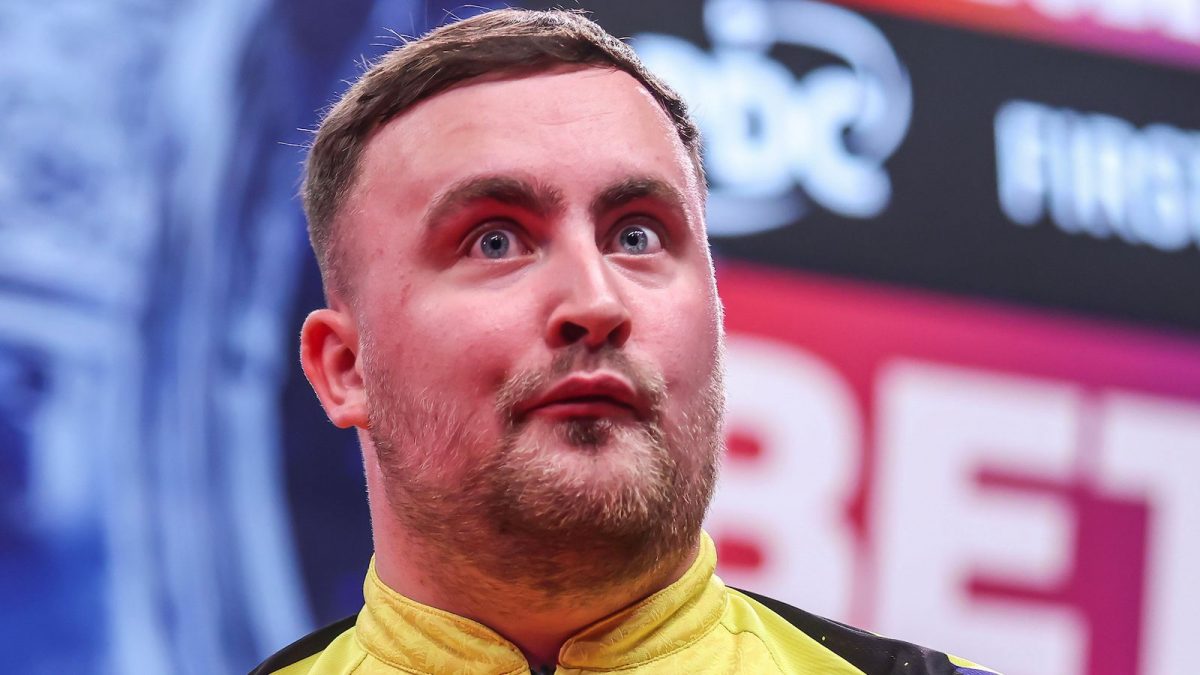 Littler derrota Van Duijvenbode e vai à final do World Matchplay