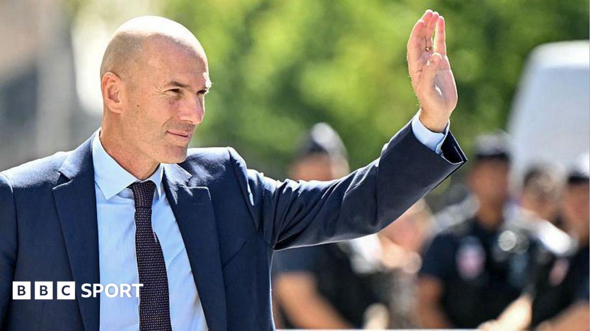 Zidane assume comando da seleção francesa