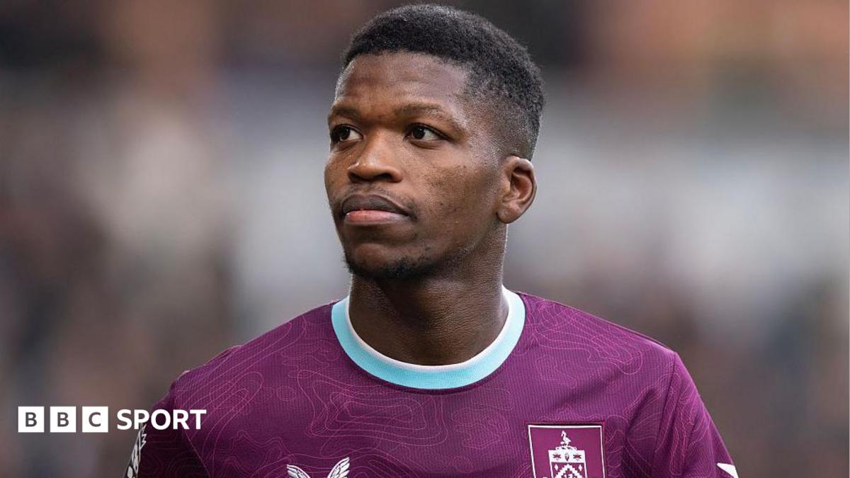 Ipswich Town contrata meio-campista português
