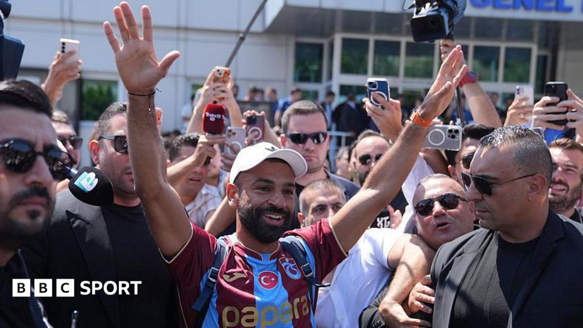 Mohamed Salah se despede do Liverpool e recebe recepção heróica antes de se juntar ao Trabzonspor