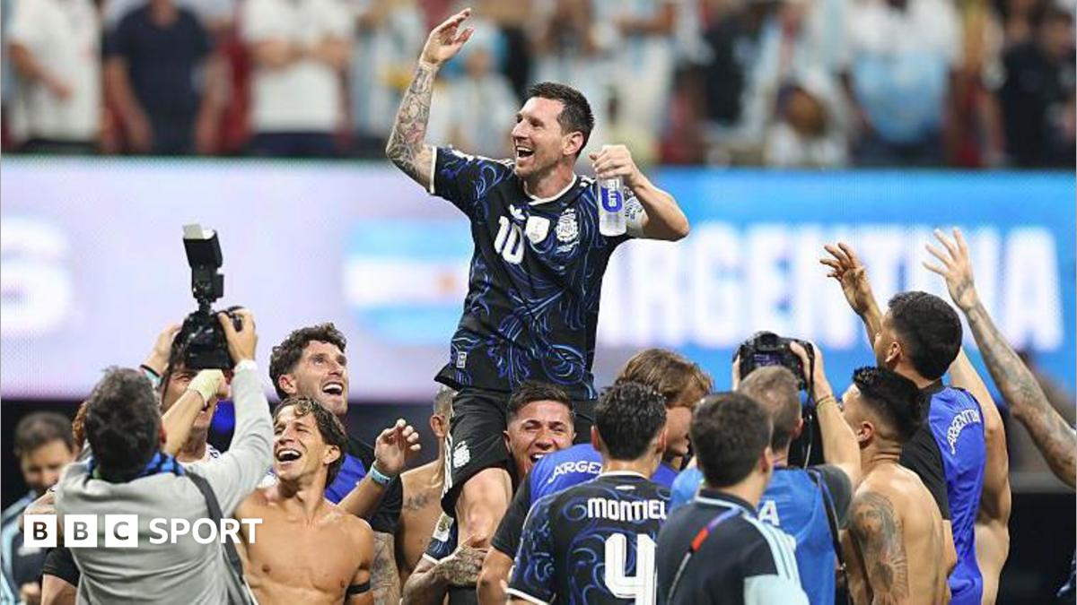 Argentina comemora vitória sobre a Inglaterra na Copa do Mundo